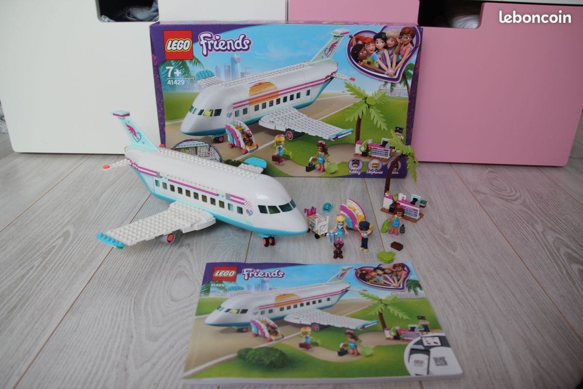 Lego 41429 Heartlake City Airplane LEGO Heartlake City Airplane 41429 - Main Image
