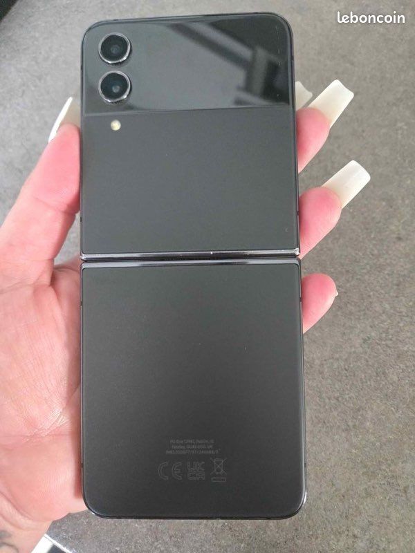 Titre : Samsung Galaxy Z Flip 4 (image 7)