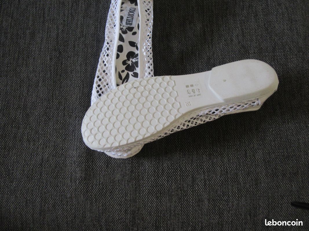 Ballerines blanches été neuves p39 (image 3)