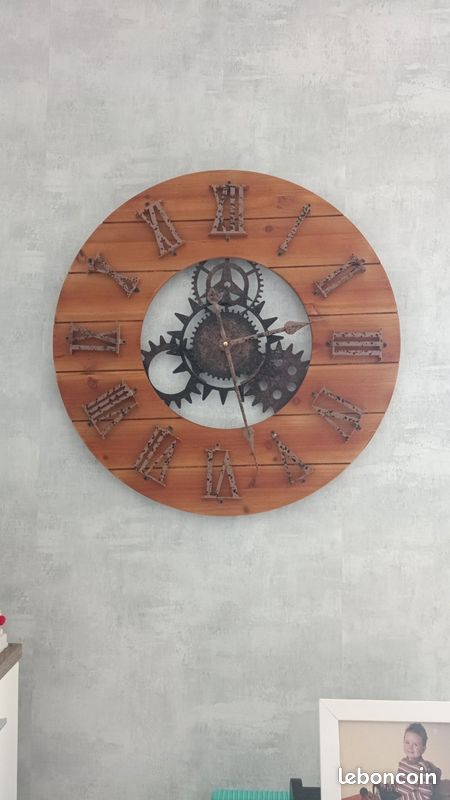 Montre deux murale (image 1)