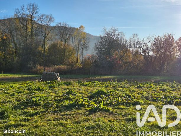 Terrain 738 m² Vions