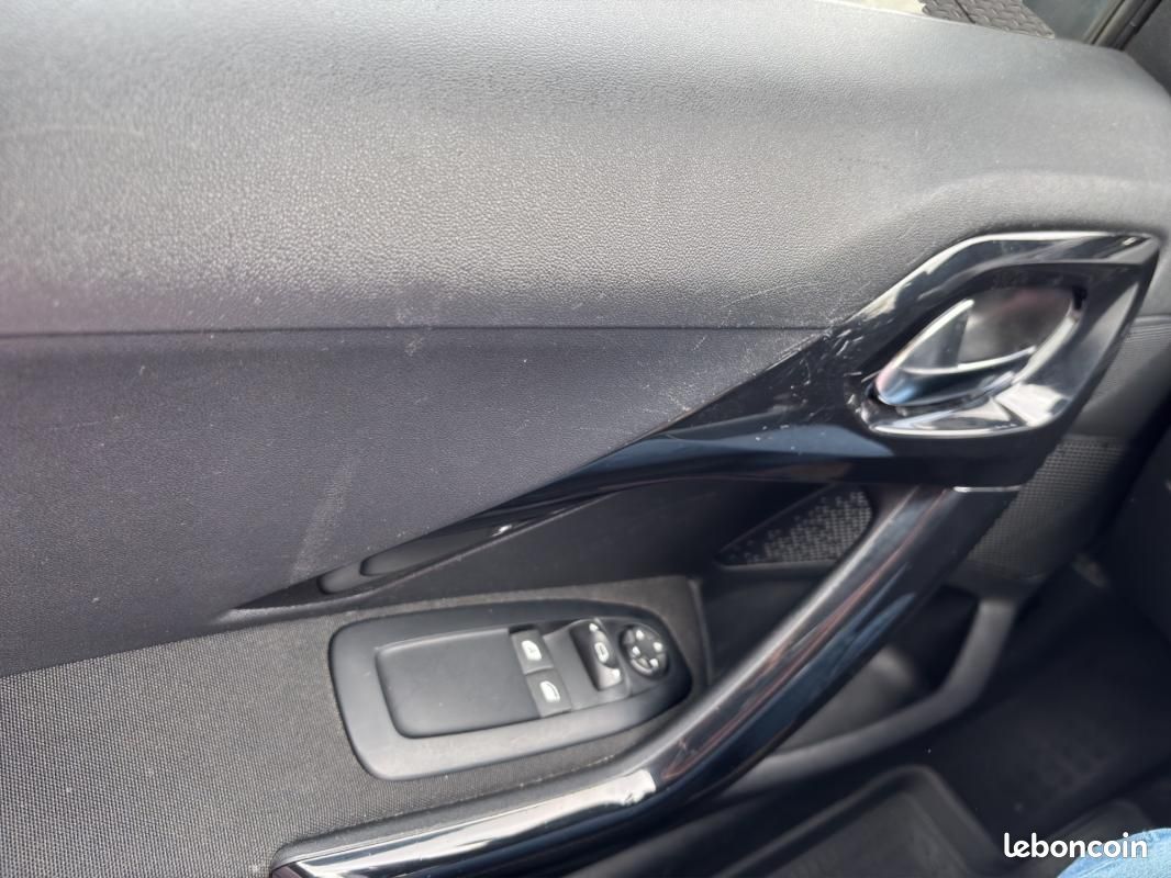 Peugeot 208 BUSINESS 1.6 BlueHDi 75ch S&S BVM5 Active Business - Garantie 6 mois (image 21)