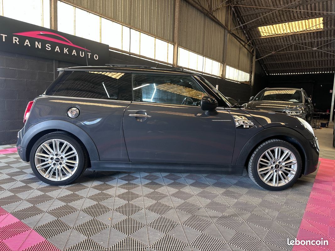 MINI HATCH 3 PORTES F56 Cooper S 192 ch Pack Red Hot Chili / AFFICHAGE TETE HAUTE / TOIT OUVRANT / RADAR ARRIERE (image 9)