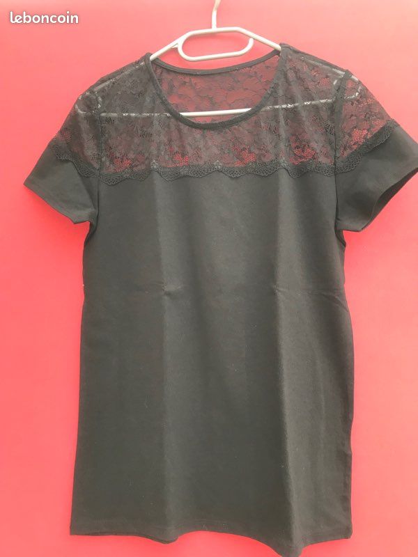 Tee shirt dentelle (image 1)