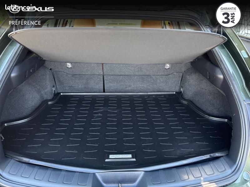 Lexus UX 250h 2WD (image 16)