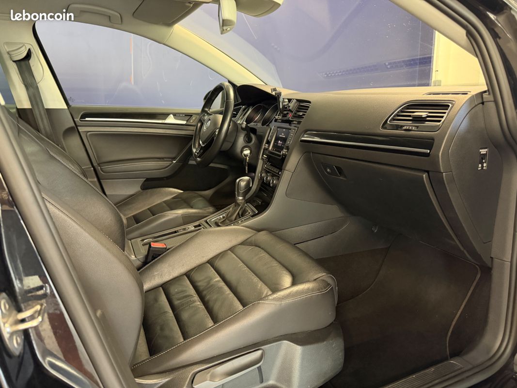 VOLKSWAGEN Golf SW 1.6 D 110ch Confortline Business - 2016 - CarPlay - Boîte auto (image 12)