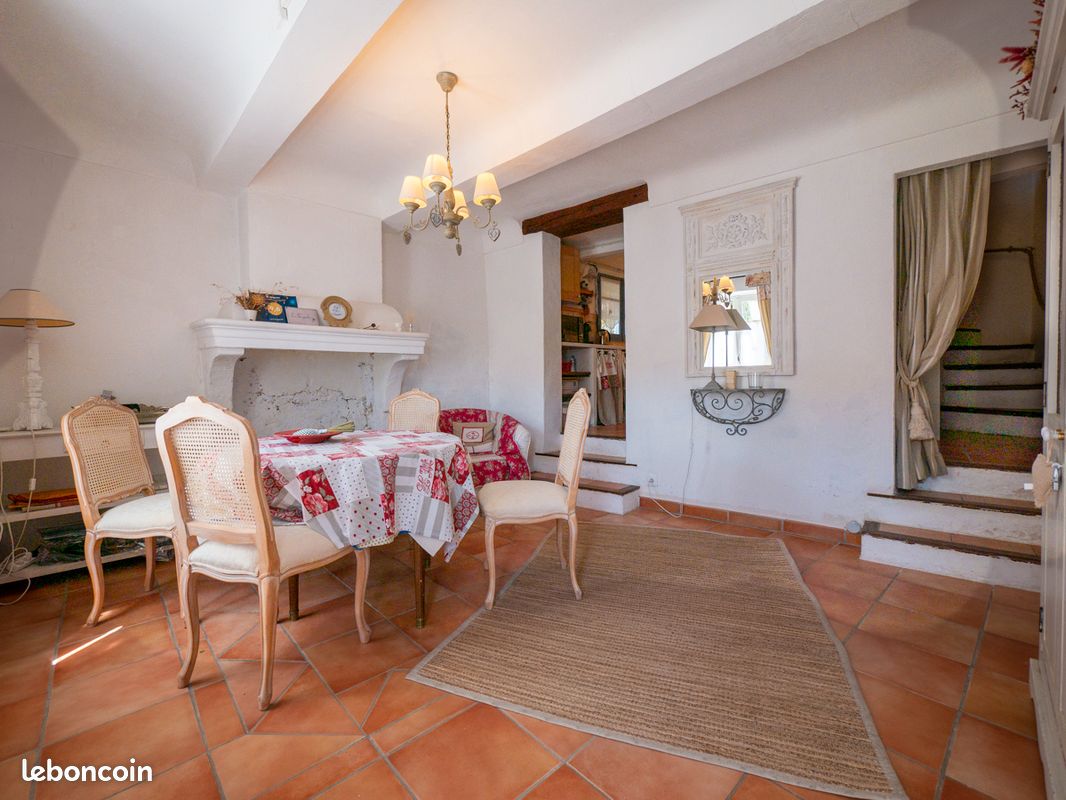 Maison 4 pièces 90 m² · à Saint-Saturnin-lès-Apt · 90 m² · 330 000 €