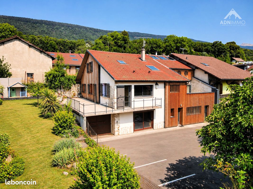 Maison 8 pièces 266 m² · à Péron · 266 m² · 860 000 €