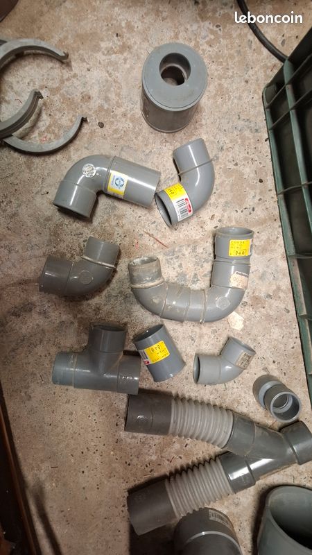 Lot d'embouts et raccords plomberie (image 1)