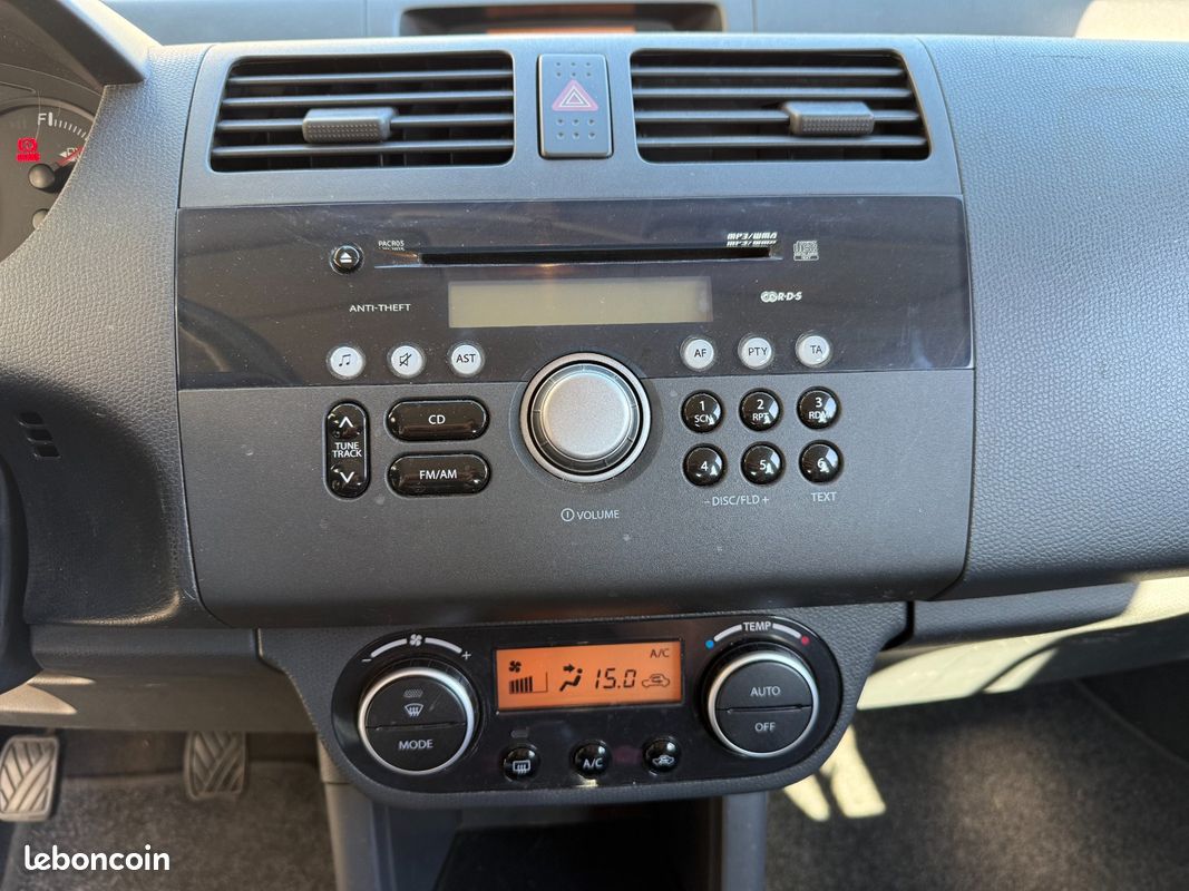 SUZUKI SWIFT 1.3 GLX 4x4 (image 22)