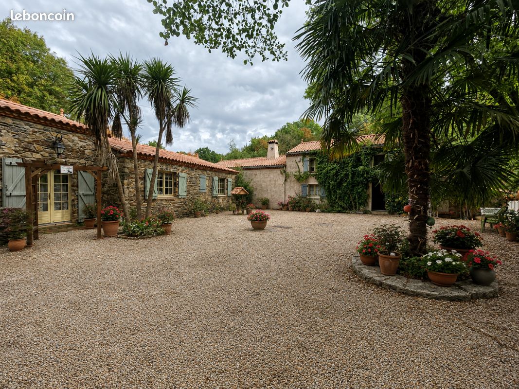 Maison 7 pièces 213 m² · à La Roche-sur-Yon · 213 m² · 420 000 €