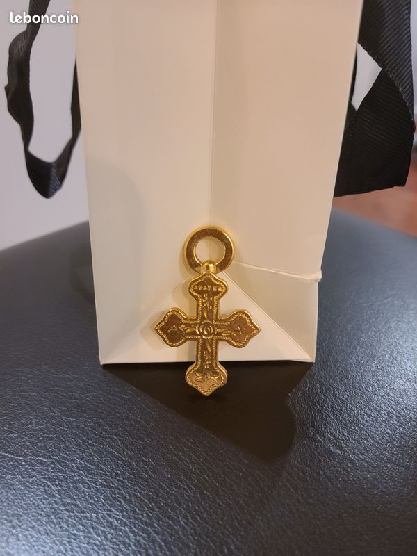 Pendentif Croix Agatha Paris - Occasion - Bijou Fantaisie - Parfait Petit Cadeau