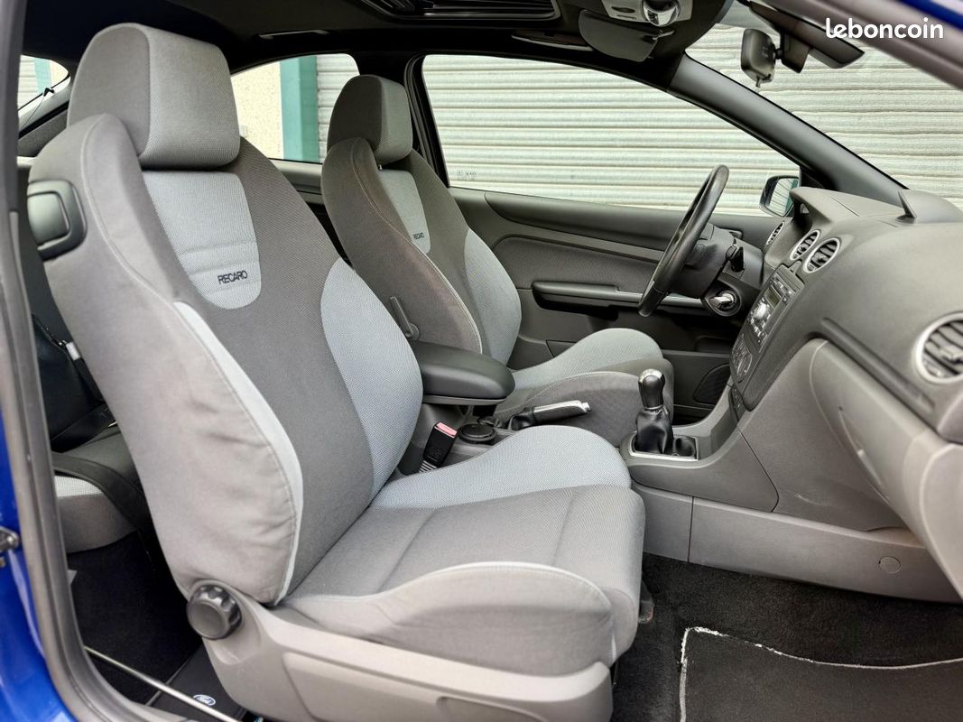 FORD FOCUS ST 2.5 225Ch MK2- Toit ouvrant - xénons - Première main (image 24)