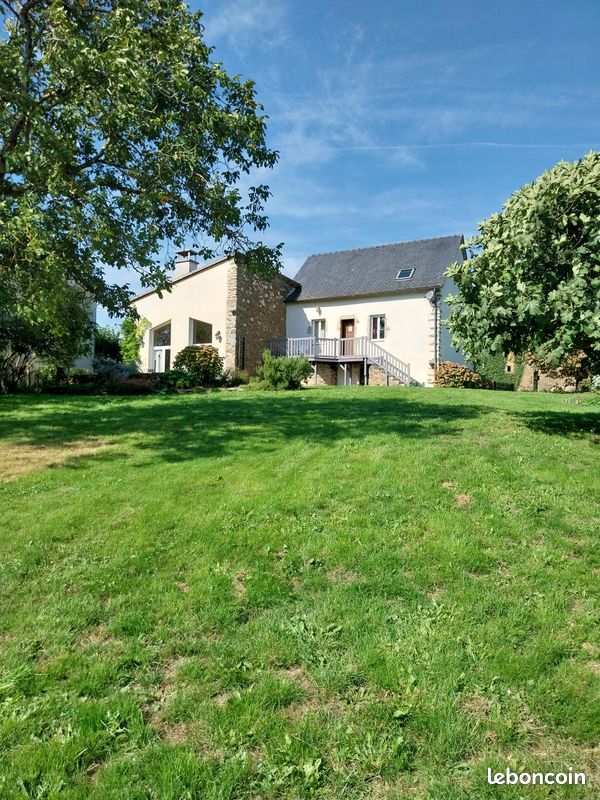 Maison 6 pièces 160 m² · à La Salvetat-Peyralès · 160 m² · 235 000 €