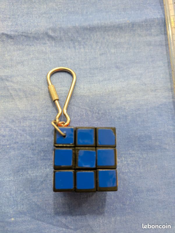 Porte-clef Cube casse-tête Rubik.. (image 4)