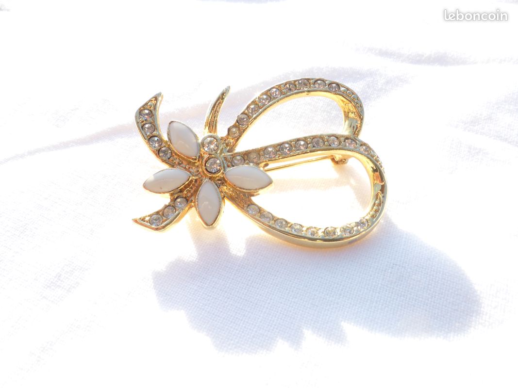 Broche (image 1)