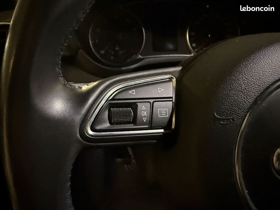 AUDI A1 1.2 86ch Ambition Luxe - 2013 - 128 000 km - CARPLAY - SUIVI COMPLET - REGULATEUR - SIEGES SPORT (image 13)