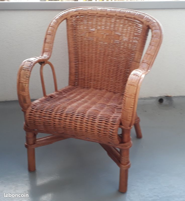 Fauteuil enfant en rotin verni (image 1)
