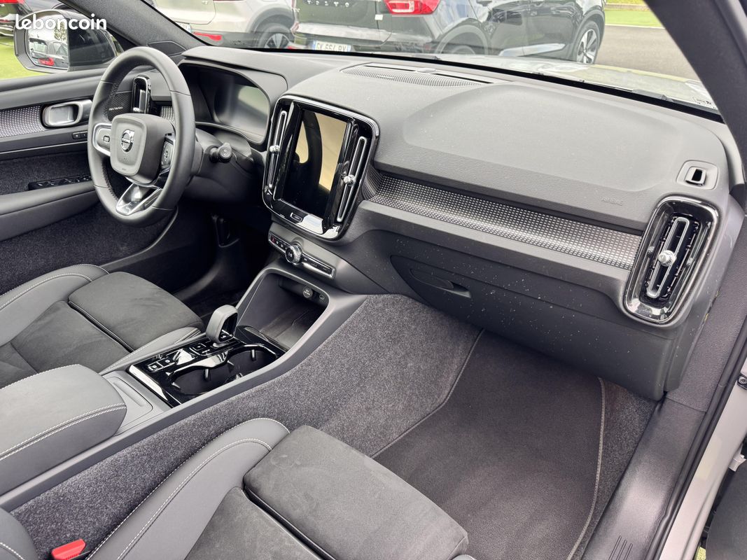 VOLVO XC40 B3 163 ch DCT7 Ultra (image 4)