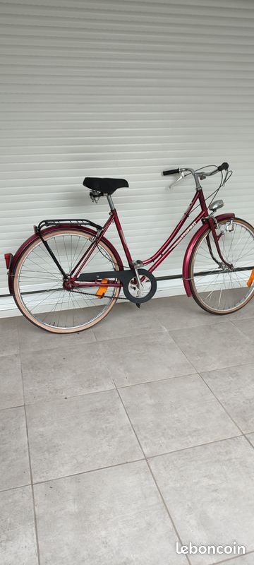 Vélo De Ville Ancien METROPOLE – Homme – 28 Pouces – 3 Vitesses – Cadre Acier Rouge