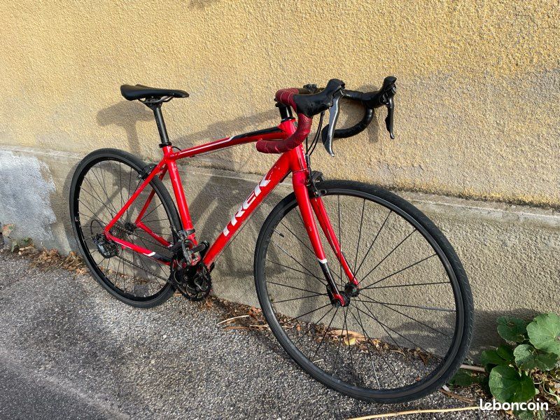 Trek Domane Al Viper Red Vélo TREK Domane AL Vélos