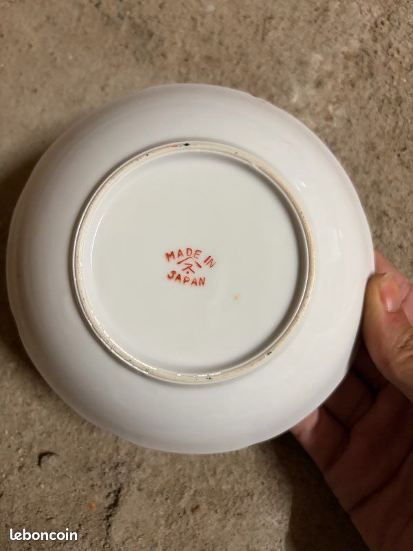 Petite assiette japonaise en porcelaine (image 2)