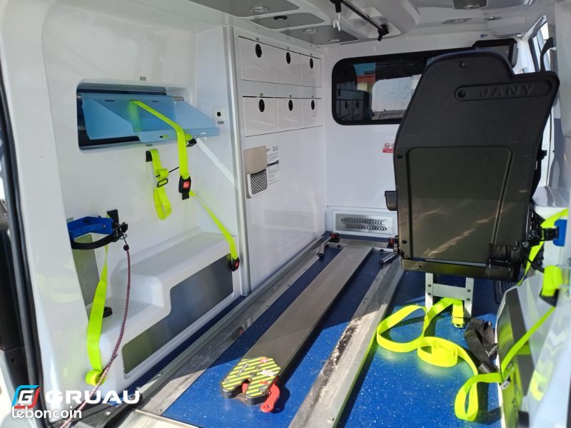 Citroen JUMPY III L2H1 AMBULANCE GIFA GRUAU 2.0 HDI 120 CH 7CV BM SUSPGIFA CONFORT (image 9)