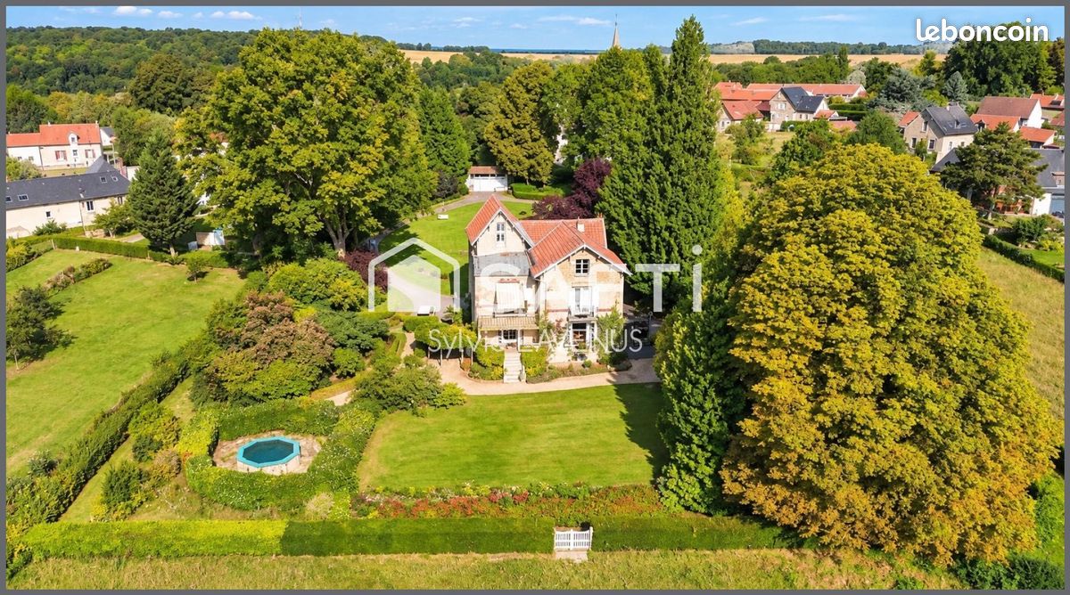 Maison 8 pièces 206 m² · à Monthenault · 206 m² · 400 000 €