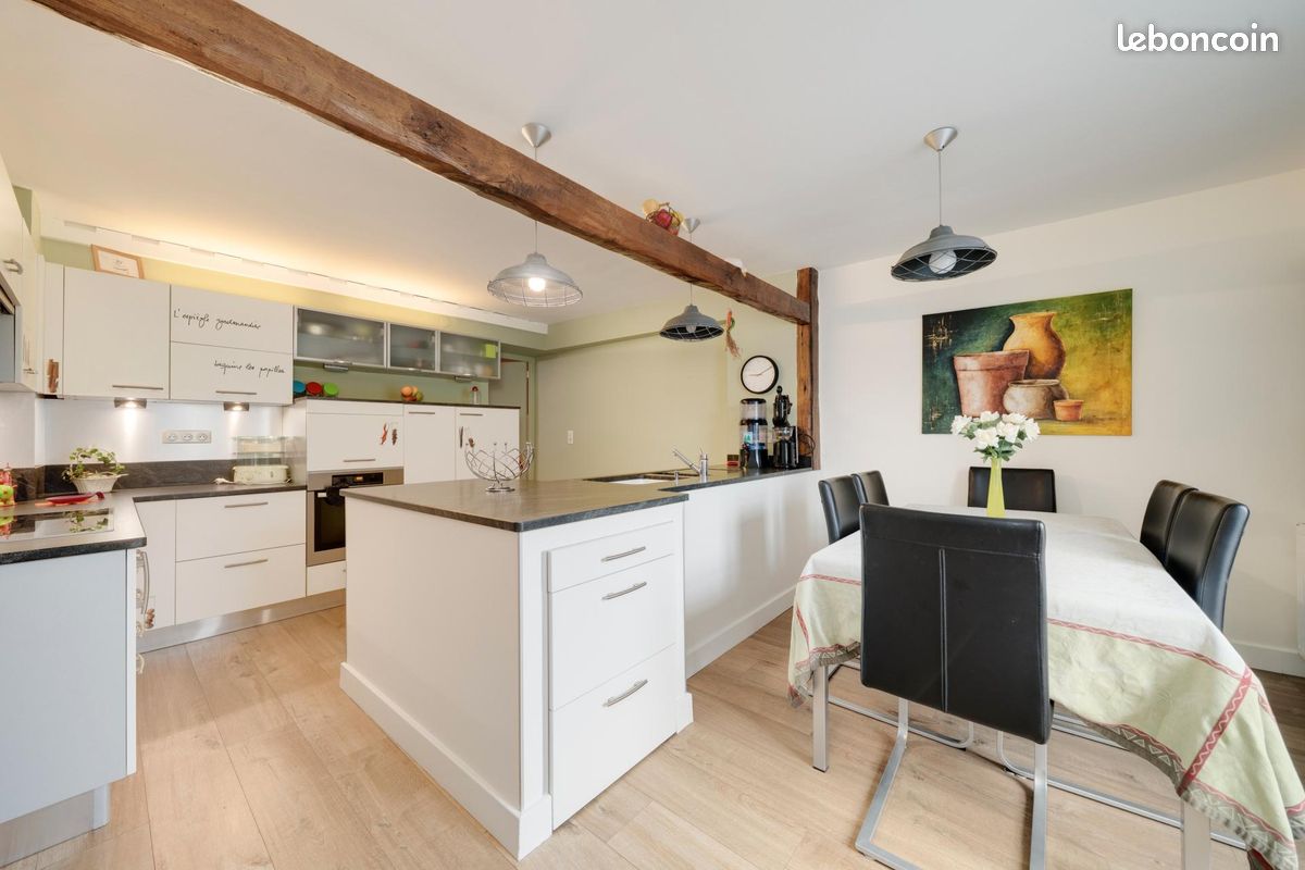 Maison 8 pièces 235 m² · à Francheville · 235 m² · 280 000 €