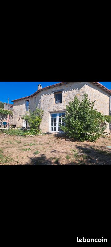 Maison 5 pièces 180 m² · à Aigre · 180 m² · 185 000 €
