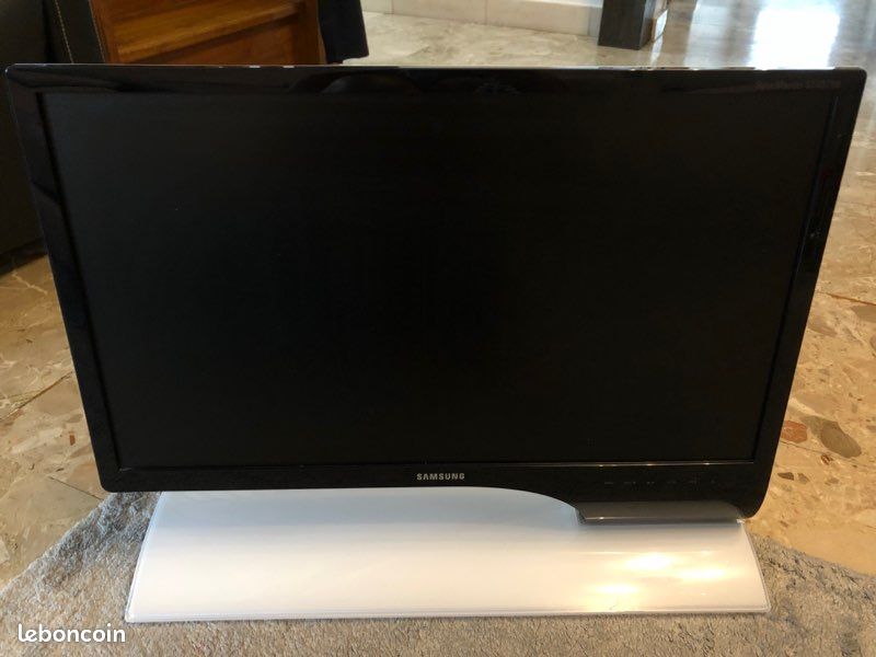 Écran LED monitor Samsung 24 pouces full HD (image 1)
