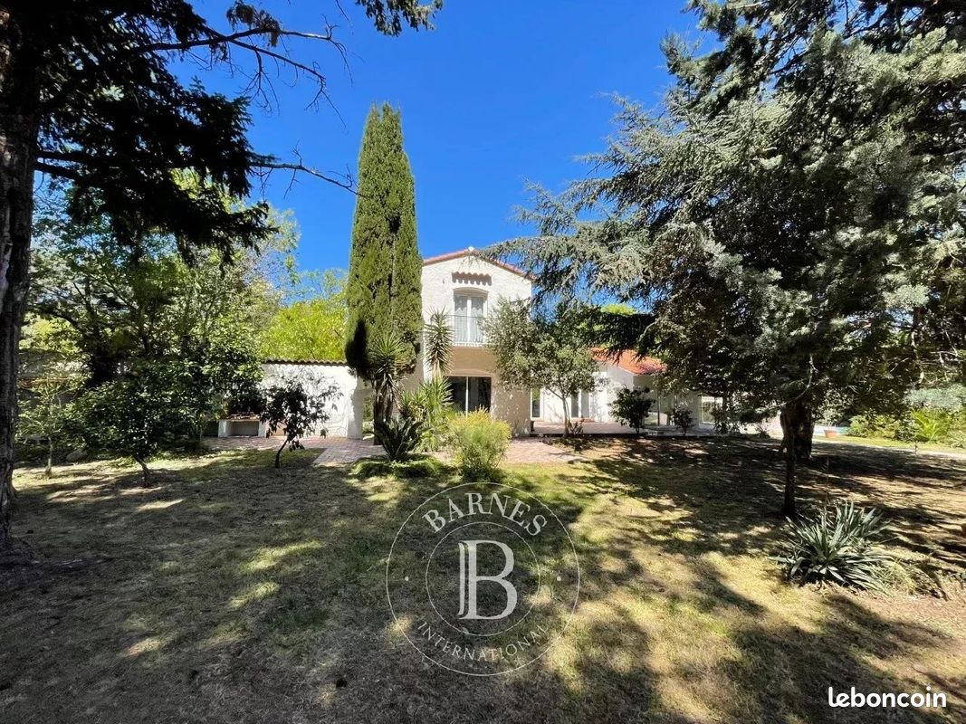 Maison 8 pièces 260 m² · à Saint-André · 260 m² · 895 000 €