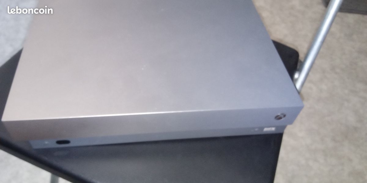 Xbox one x gold (image 3)