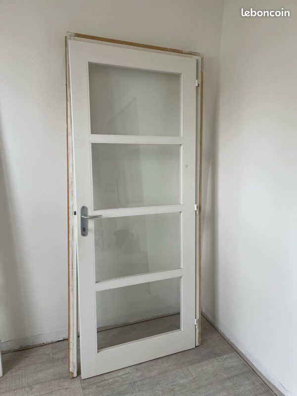 Porte vitrée + bloc porte 83x200cm - Ouverture à gauche en poussant (image 1)