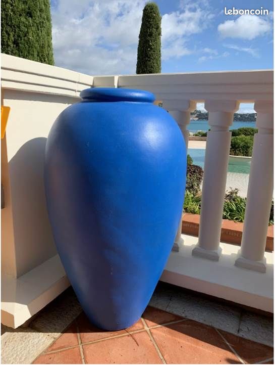 Grande jarre decorative bleue en terre cuite (image 1)