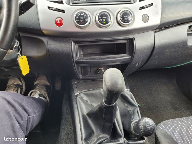 Mitsubishi L200 2.5 TD 178 CLUB CAB INTENSE (image 18)