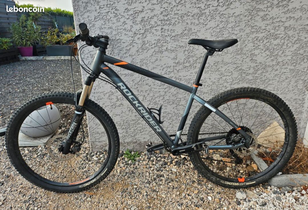 VTT rockrider ST 900 taille M excellent etat Vélos