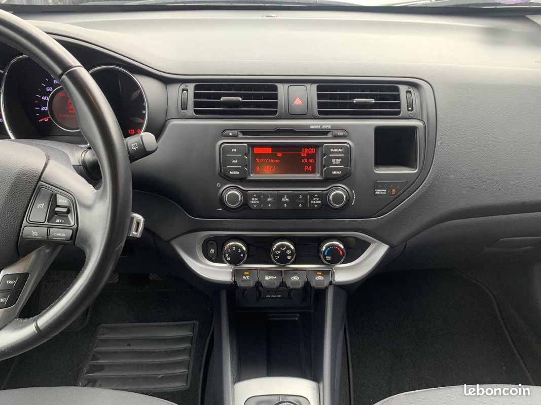 KIA RIO 1.2i 85 CH Style (image 15)