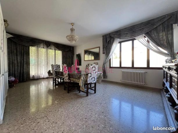 Villa 7 pièces 233 m² — 7