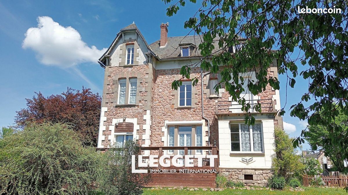 Maison 13 pièces 235 m² · à Marcillac-la-Croisille · 235 m² · 227 900 €
