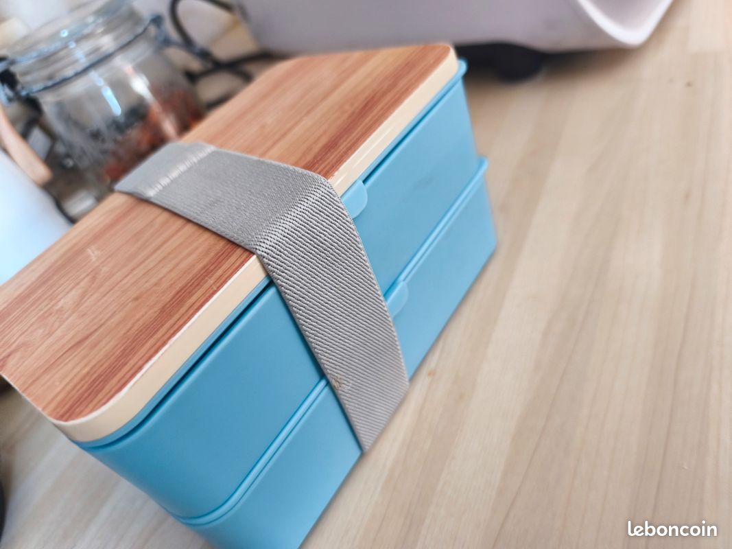 Lunch box (image 2)