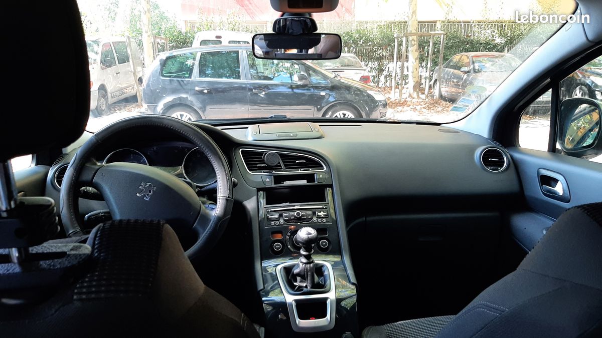 Vendre voiture Peugeot 5008 (image 1)