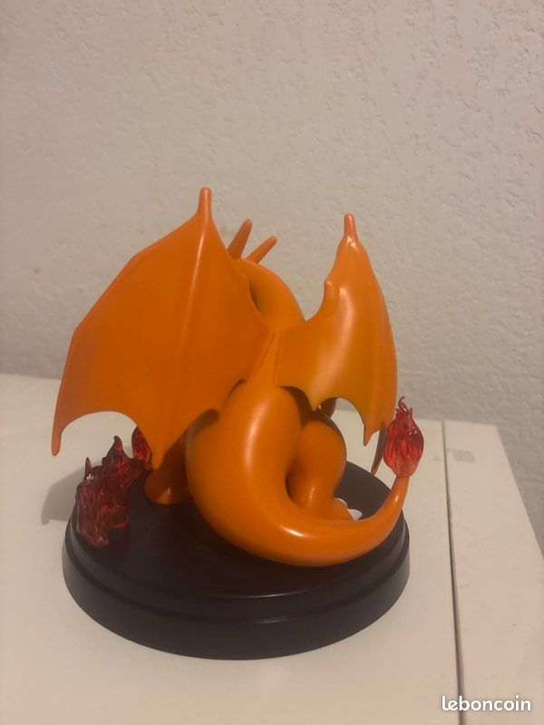 Figurine Méga Dracaufeu Ex Action Combat