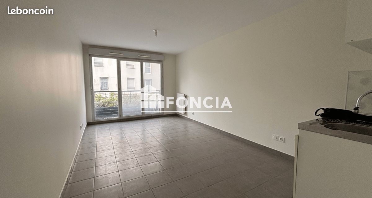 Appartement 1 pièce 28 m² · à Vénissieux · 28 m² · 450 €/mois