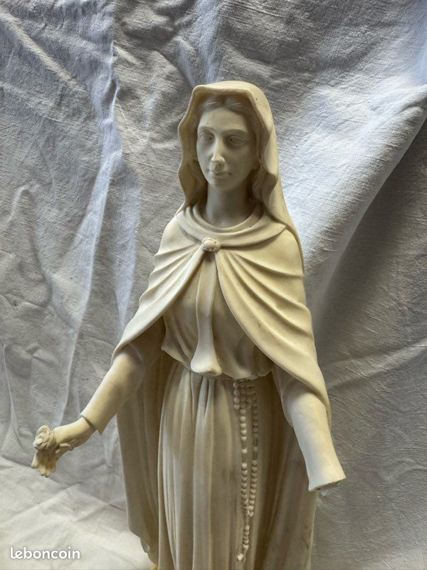 Statue de la vierge en résine (image 2)