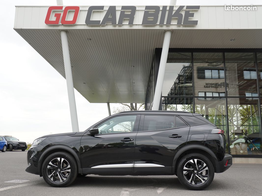 2008 Allure HDI 130CH Boite Auto Garantie 6 ans Suivi complet Peugeot CarPlay Démarrage sans clé LED 17P 255/Mois (image 2)
