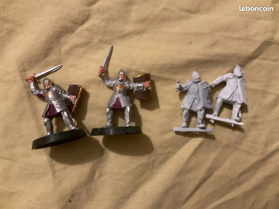 4 garde du gondor avec épées seigneur des anneaux middle earth (image 1)