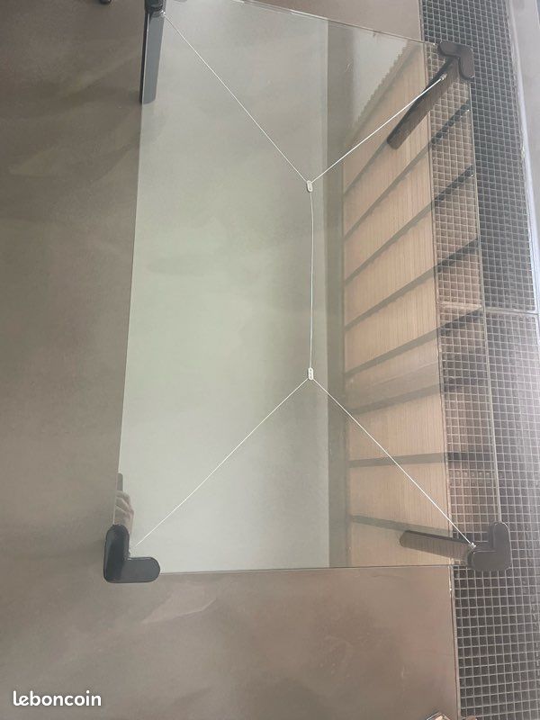 Table basse, design en verre et métal (image 3)