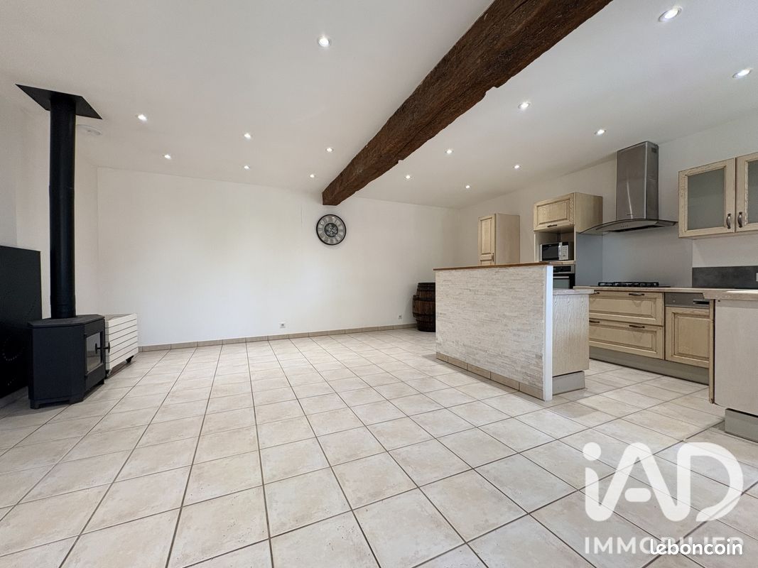 Maison 3 pièces 87 m² · à Lacs · 87 m² · 600 €/mois