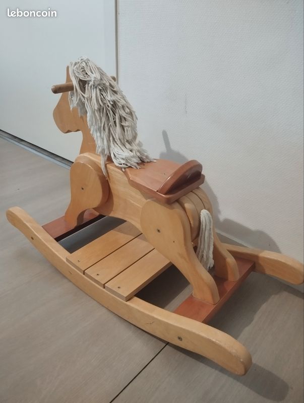 Cheval de bois (image 2)